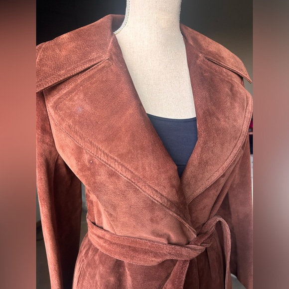 1970s Suede Wrap Coat - Picture 4 of 10